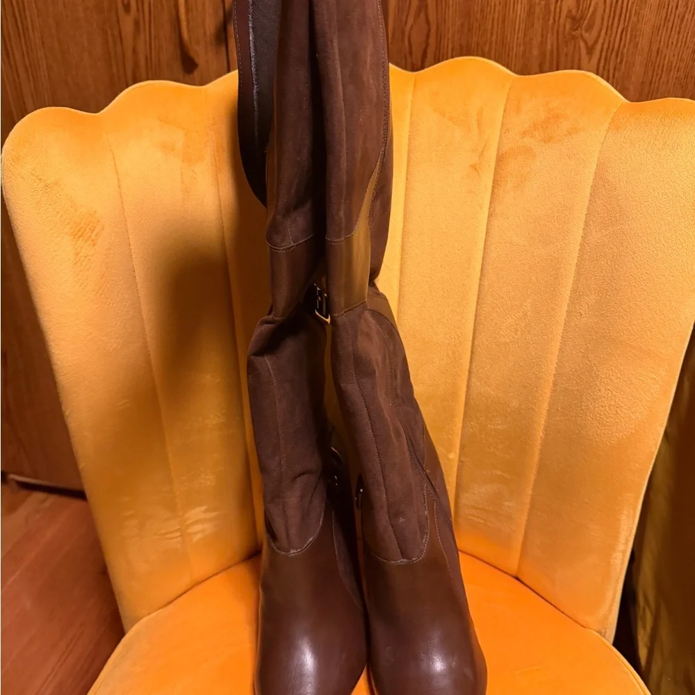 Brown Heeled Boots - Picture 5 of 6